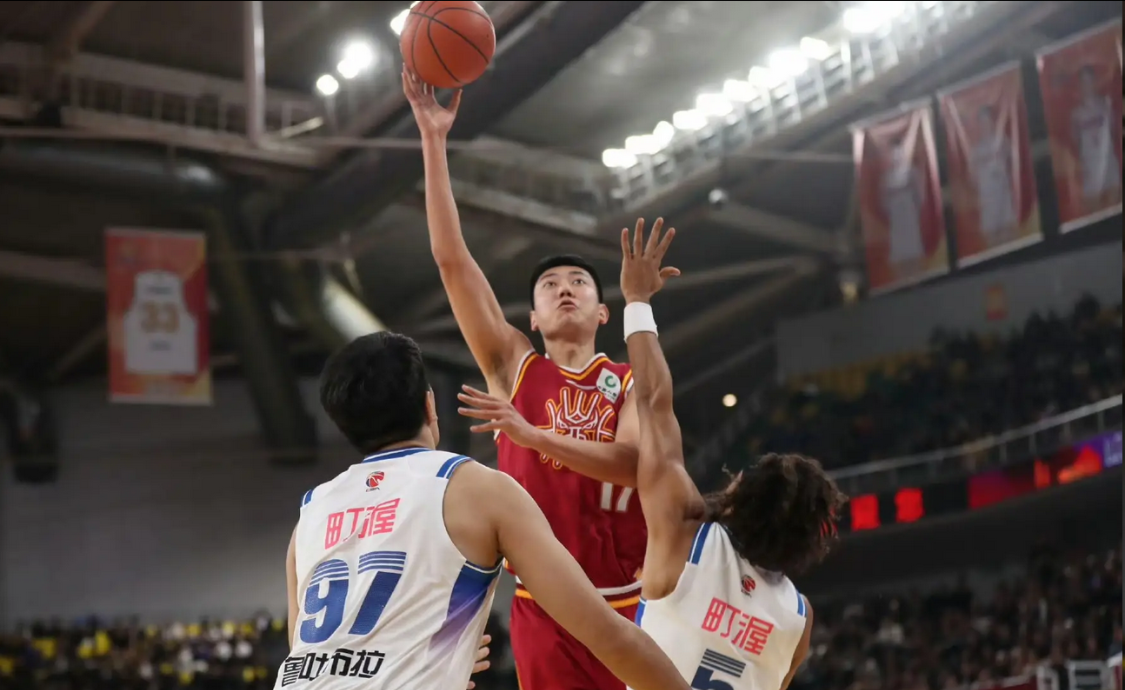 开云-不是于米提不是张宁！一记三分奠定山西赢球基调，球迷：你是MVP